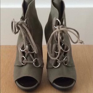 Sexy Zanotti ankle booties  size 5